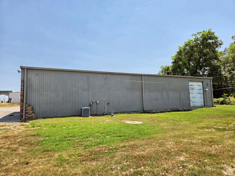 More Photos Of 33774 Highway 51, Wagoner Showroom For Lease