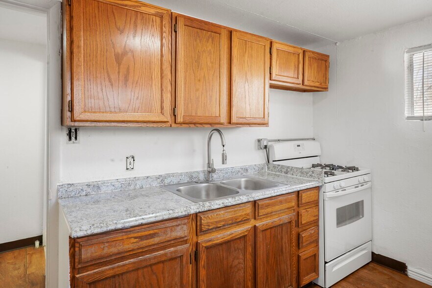 More Photos Of 221-225 E Brookside St, Colorado Springs Apartments For Sale