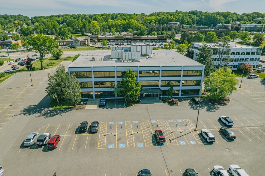 More Photos Of 6701 Rockside Rd, Independence Medical For Lease