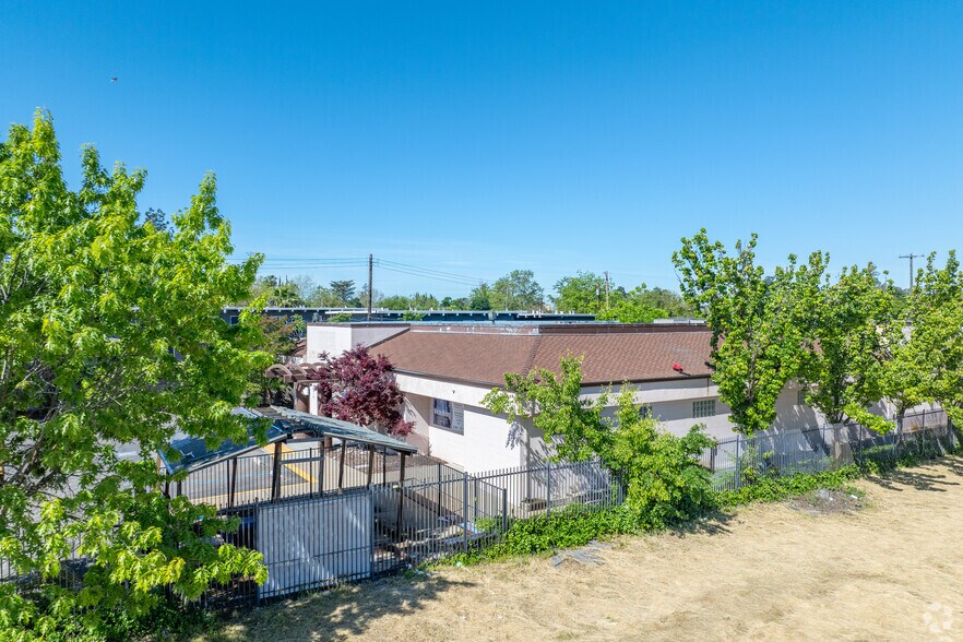 More Photos Of 2469 Rio Linda Blvd, Sacramento Office For Sale