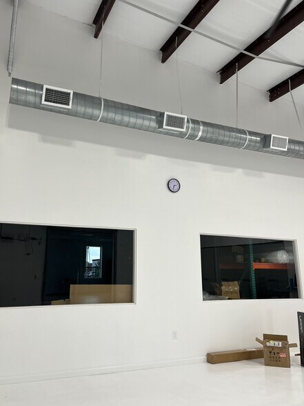 More Photos Of 1631 Highway 6 S, Houston Warehouse For Lease