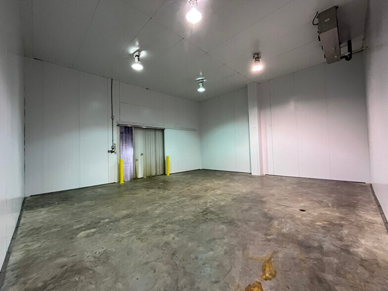 More Photos Of 2400 W Herman St, Pensacola Warehouse For Sale