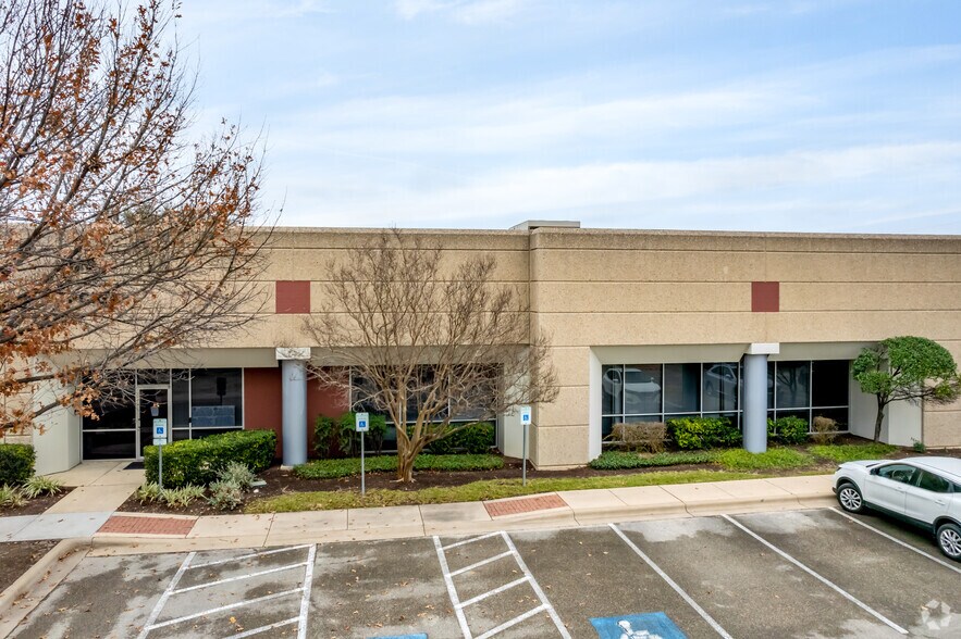 More Photos Of 9120 Burnet Rd, Austin Research And Development For Lease