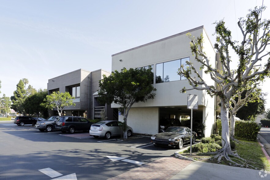 More Photos Of 18600 Main St, Huntington Beach Medical For Lease