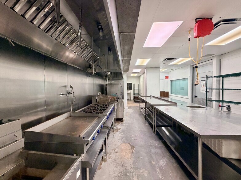 Primary Photo Of 3452-3470 N Miami Ave, Miami General Retail For Lease