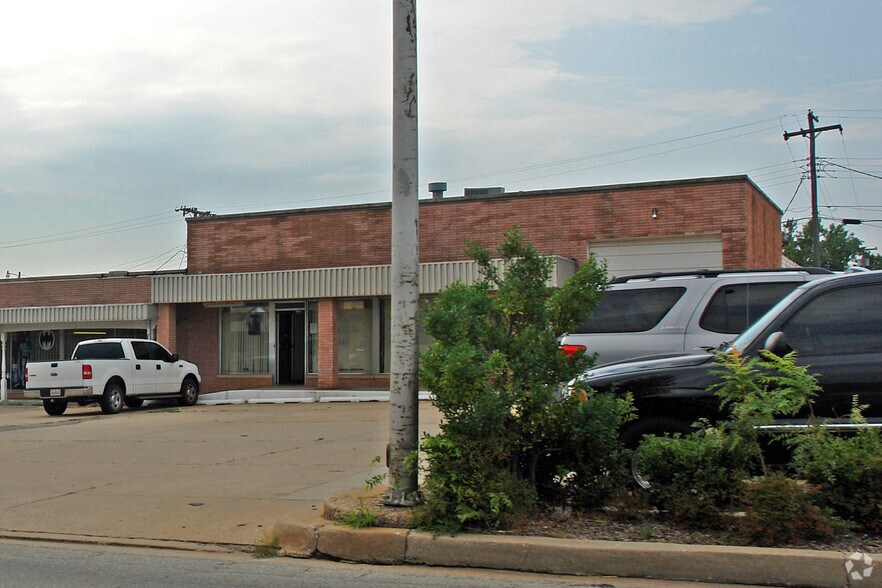 Primary Photo Of 2804 NW 10th St, Oklahoma City Manufacturing For Sale