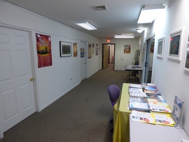 More Photos Of 1967 Lincoln Hwy, Edison Office For Sale