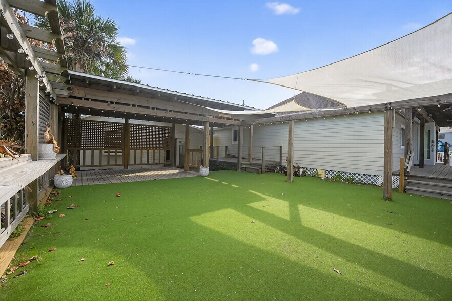 More Photos Of 411 Flagler Ave, New Smyrna Beach Freestanding For Sale