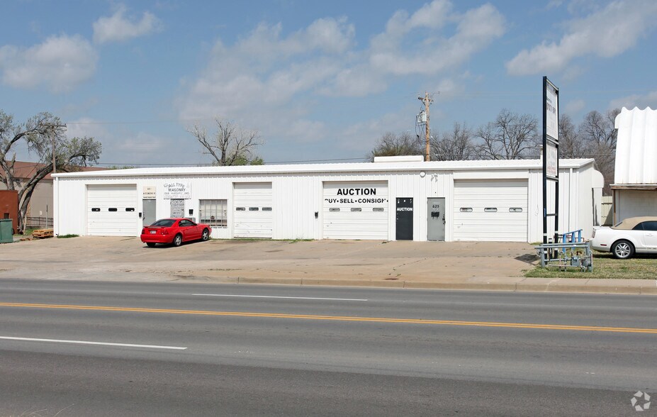 More Photos Of 625-631 W Edmond Rd, Edmond Service For Sale