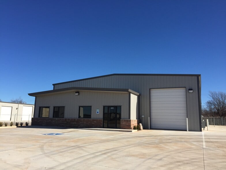 Primary Photo Of 2608 S Ann Arbor Ave, Oklahoma City Warehouse For Lease