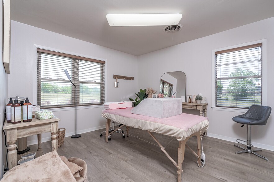 More Photos Of 1353 Main St, Liberty Hill Office For Sale