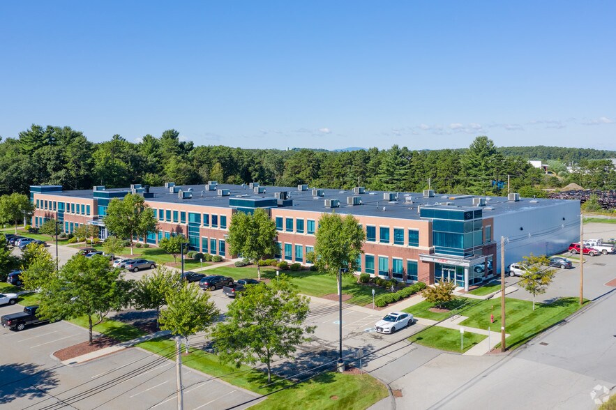 More Photos Of 135-141 Barnum Rd, Devens Manufacturing For Lease