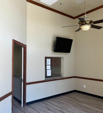 More Photos Of 7999 West Virginia Dr, Dallas Medical For Lease