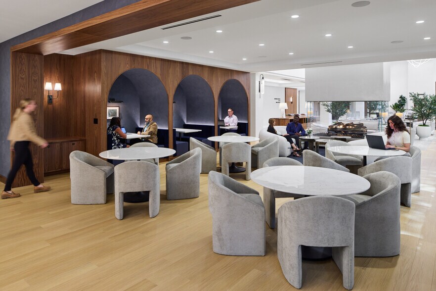 More Photos Of 1 Meridian Crossings, Richfield Unknown For Lease