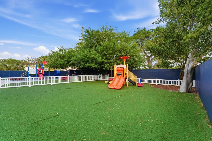 More Photos Of 6545 NW 169th St, Hialeah Medical For Sale