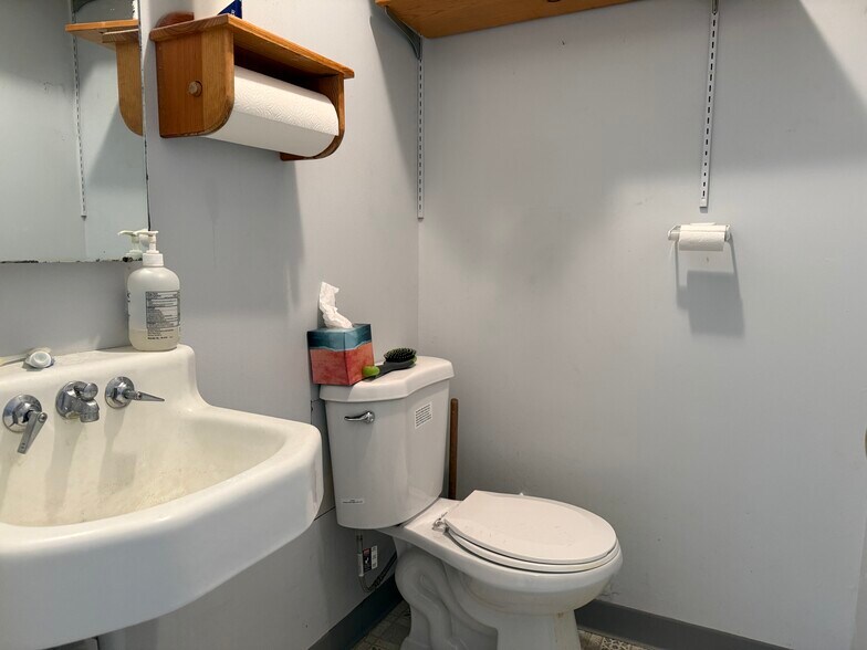 More Photos Of 40 N McDow St, Susanville Industrial For Sale