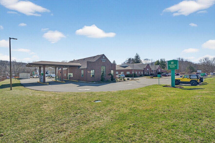 More Photos Of 444 Foxon Rd, East Haven Office For Sale