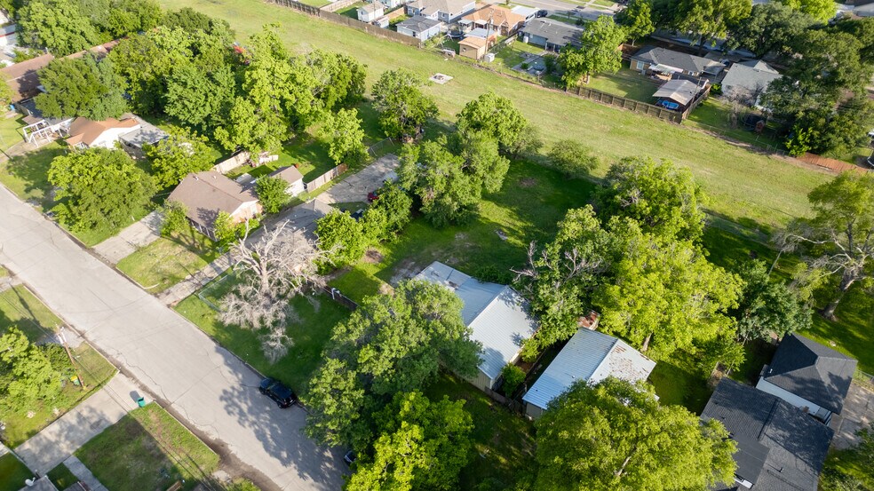 More Photos Of 141 Campbell Ave, Pasadena Specialty For Sale