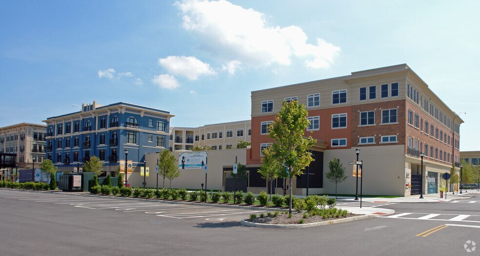 More Photos Of 670 Downey Green, Hampton Apartments For Sale