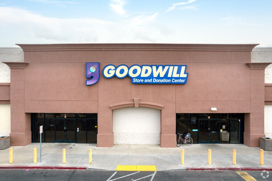 More Photos Of 10603 E Apache Trl, Apache Junction General Retail For Lease