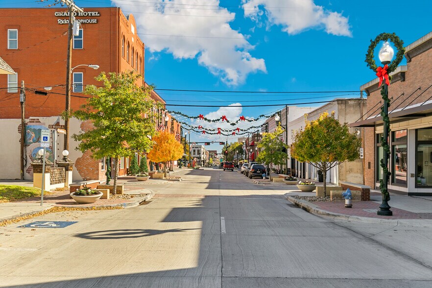 More Photos Of 205 W Louisiana St, McKinney Office For Lease