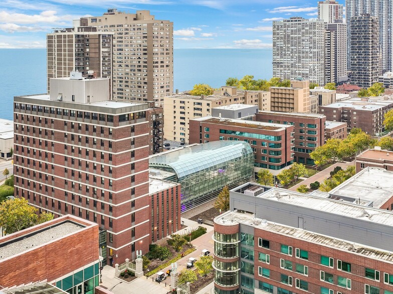 More Photos Of 6418 N Sheridan Rd, Chicago Apartments For Lease