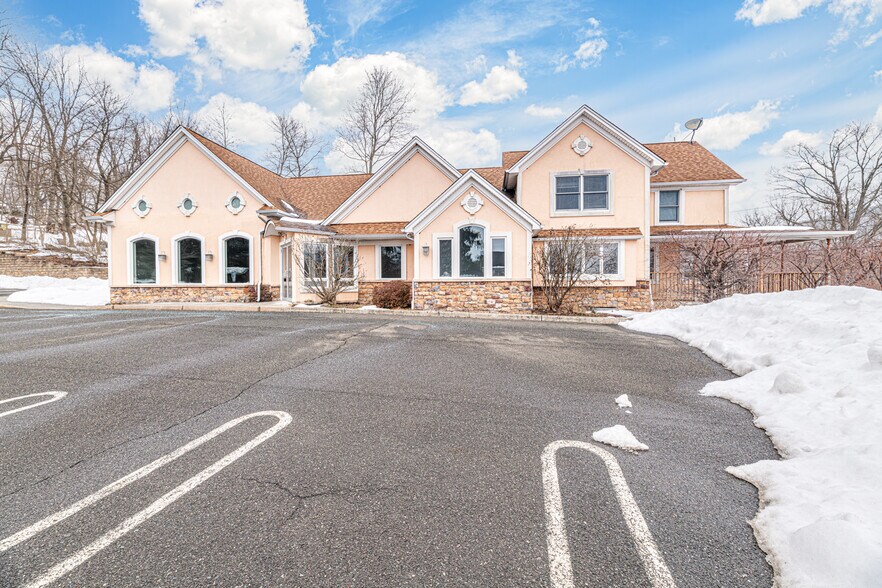 Primary Photo Of 137 Rutherford Ave, Franklin General Retail For Sale