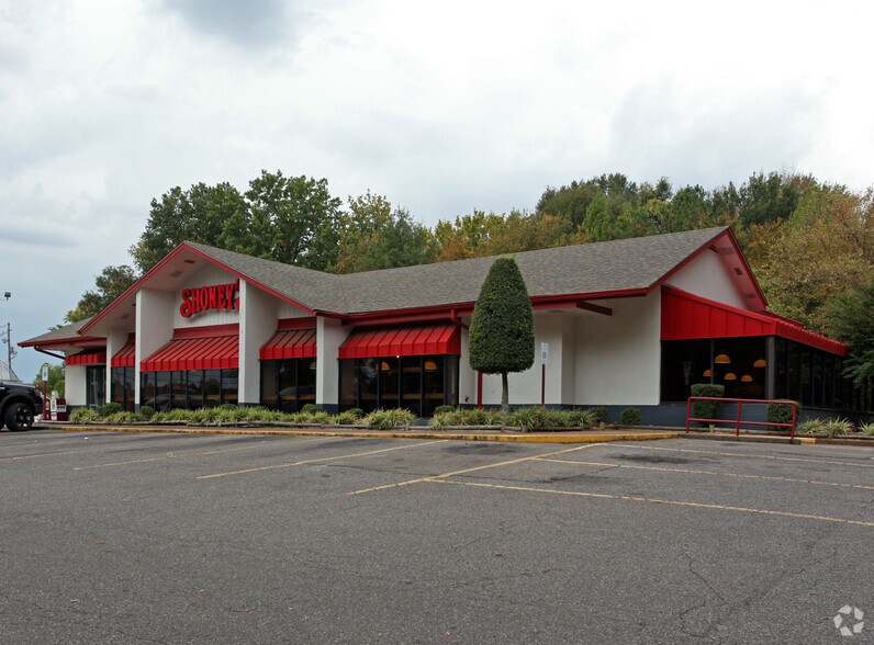 Primary Photo Of 3081 Covington Pike, Memphis Restaurant For Sale