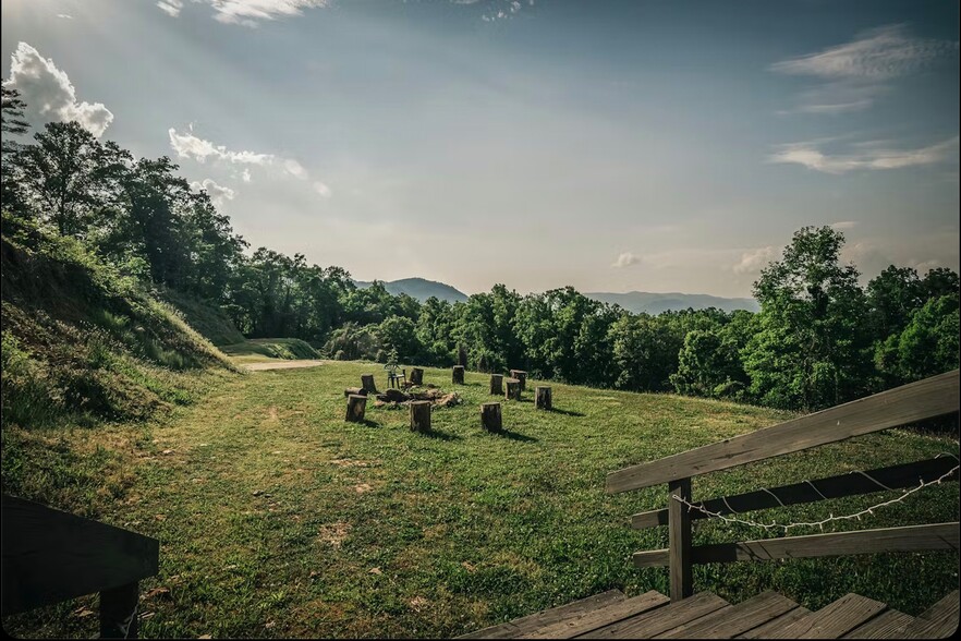 More Photos Of 9400 US-19 W, Bryson City Hotel For Sale