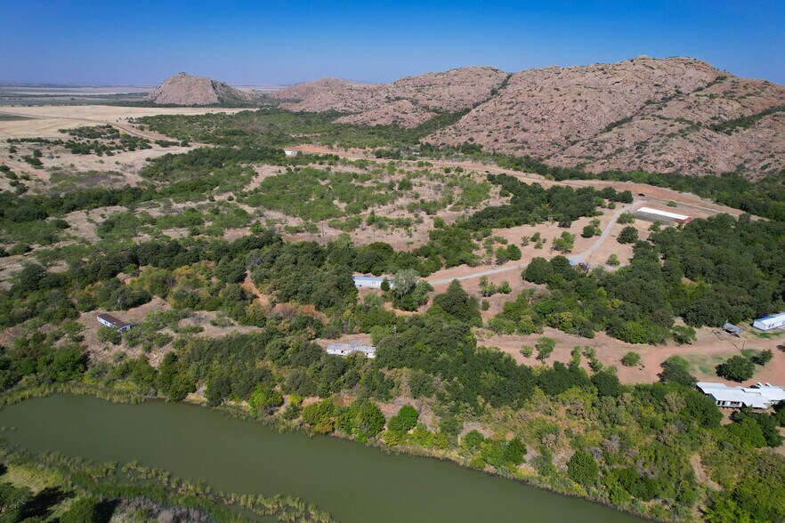 More Photos Of 42851 E County Road 1470, Lone Wolf Land For Sale