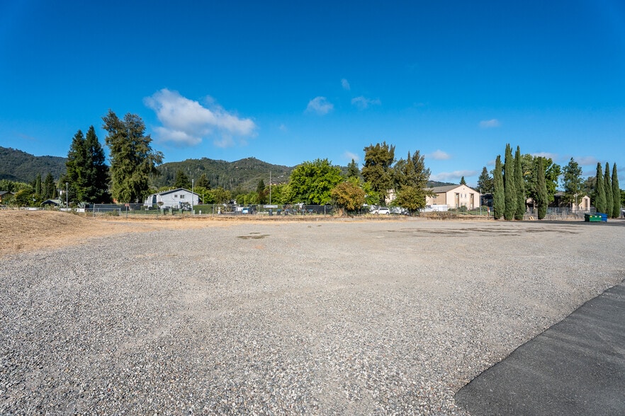 More Photos Of 1128 S State St, Ukiah Freestanding For Lease