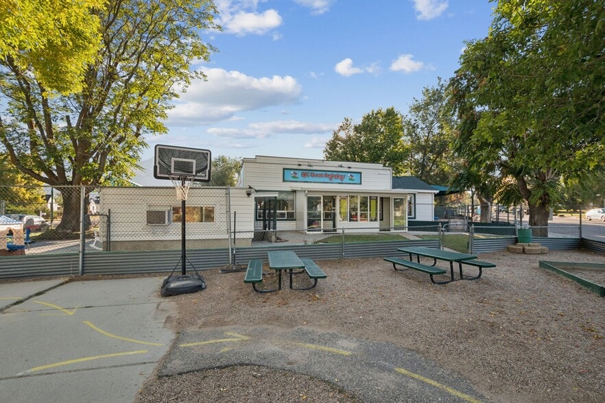 More Photos Of 302 Chimes View Dr, South Ogden Daycare Center For Sale
