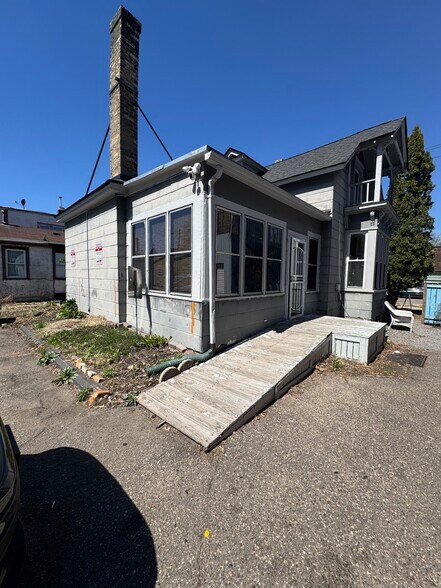 More Photos Of 168 13th Ave NE, Minneapolis Storefront Retail Office For Lease