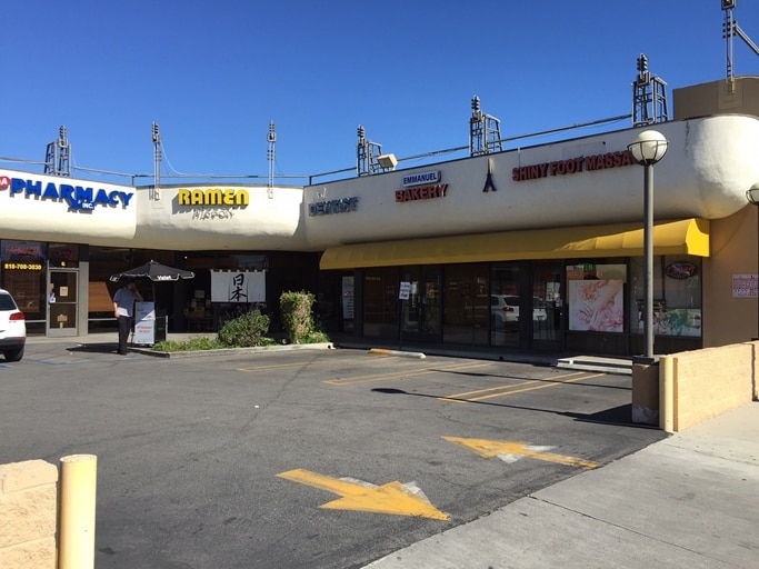 More Photos Of 6900 Reseda Blvd, Reseda General Retail For Lease