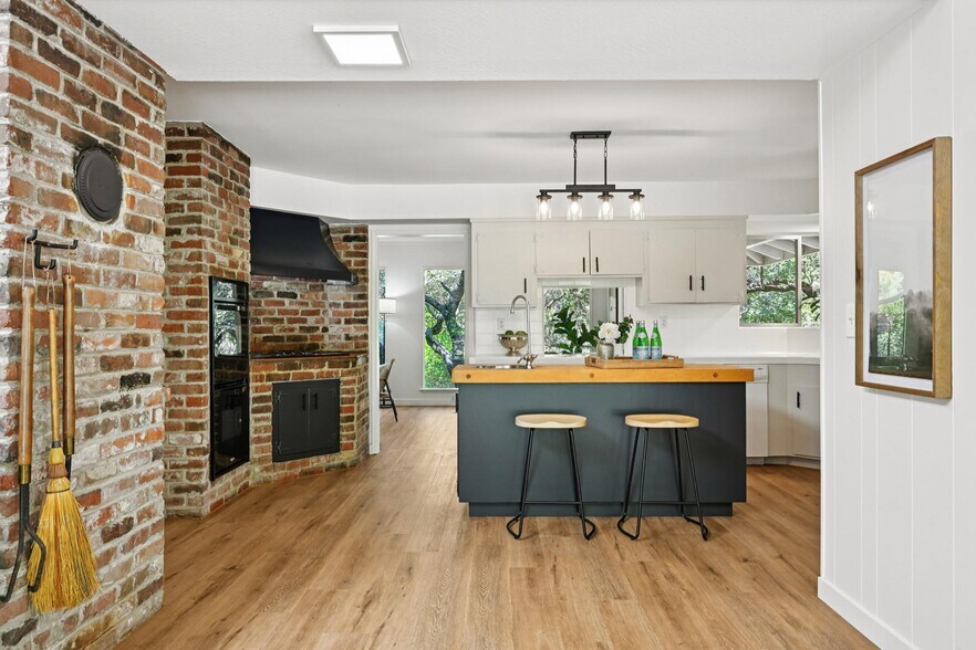 More Photos Of 135 Spring Grove Ave, San Rafael Multifamily For Sale