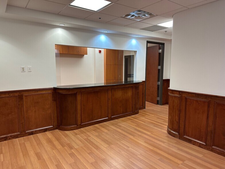 More Photos Of 19785 Crystal Rock Dr, Germantown Medical For Lease