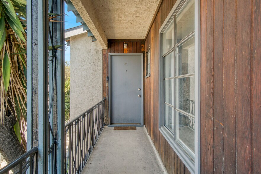 More Photos Of 1150 Masselin Ave, Los Angeles Apartments For Sale