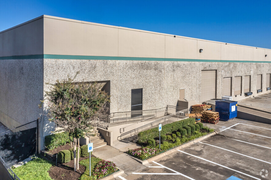 Primary Photo Of 11441-11461 Hillguard Rd, Dallas Distribution For Lease