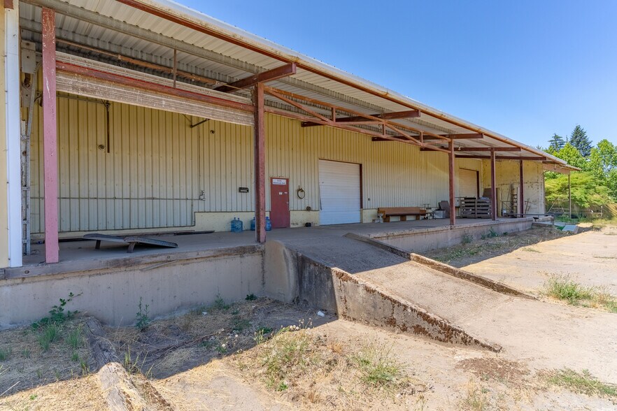 More Photos Of 6494 Windsor Island Rd N, Keizer Manufacturing For Lease