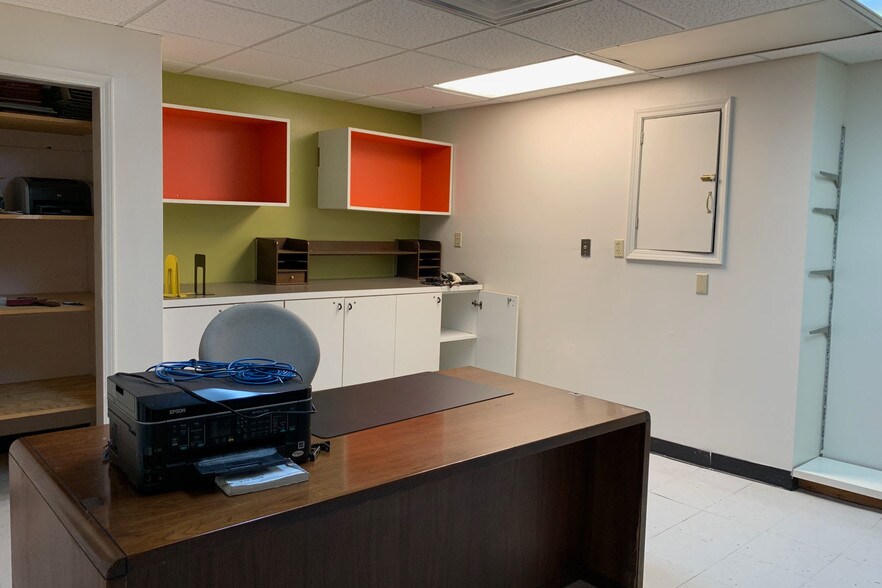 More Photos Of 1790 Lapaloma St, Memphis Freestanding For Sale