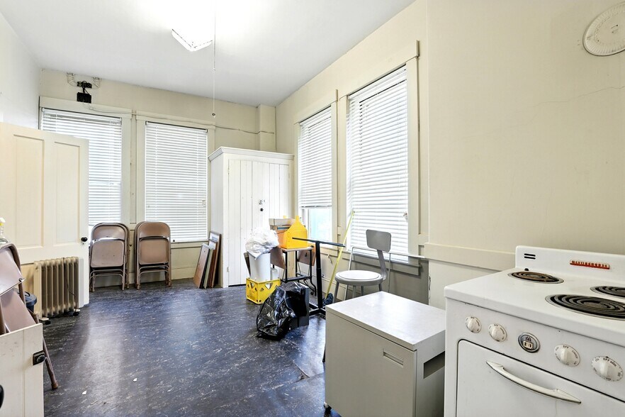 More Photos Of 3 Merrimack St, Penacook Office For Sale