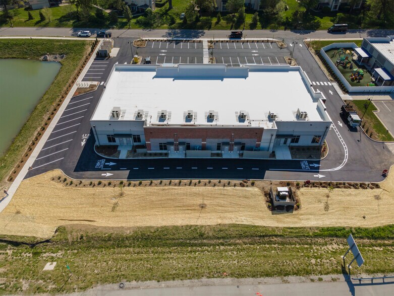 More Photos Of 13682 Bent Grass Ln, Fishers General Retail For Lease