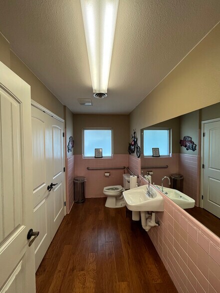 More Photos Of 1260 River Acres Dr, New Braunfels Medical For Lease