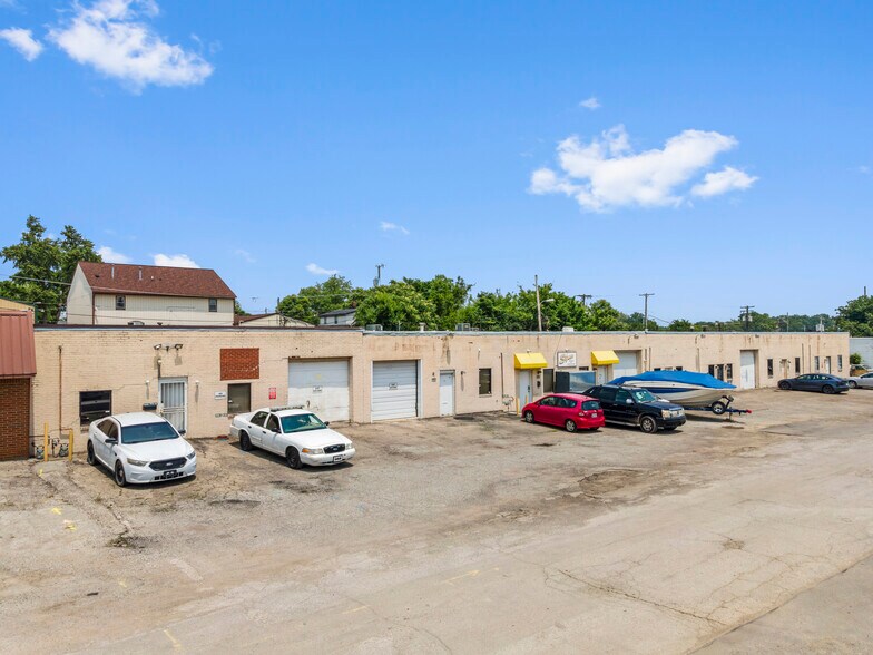 More Photos Of 2214-2228 E 44th St, Indianapolis Warehouse For Sale