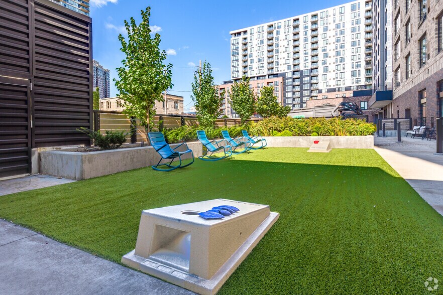 More Photos Of 615 S 8th St, Minneapolis Apartments For Lease