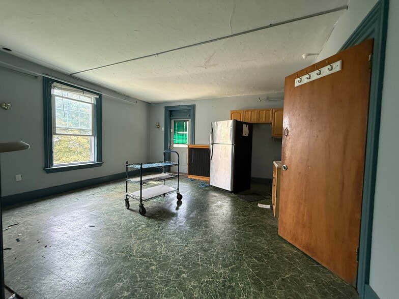 More Photos Of , Worcester Specialty For Sale