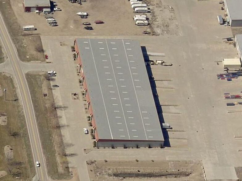 More Photos Of 3010 E 39th St, Kearney Warehouse For Sale