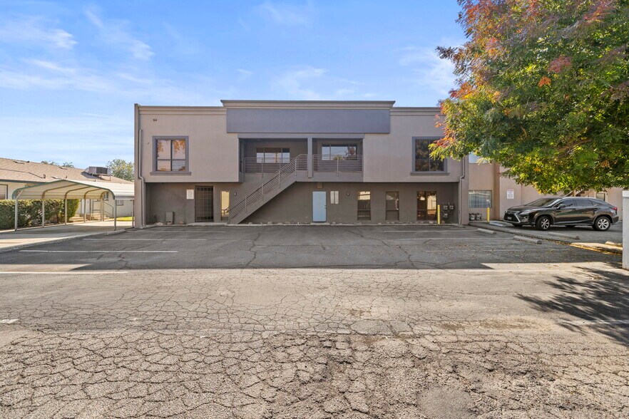 More Photos Of 1606 W Mineral King Ave, Visalia Office For Sale