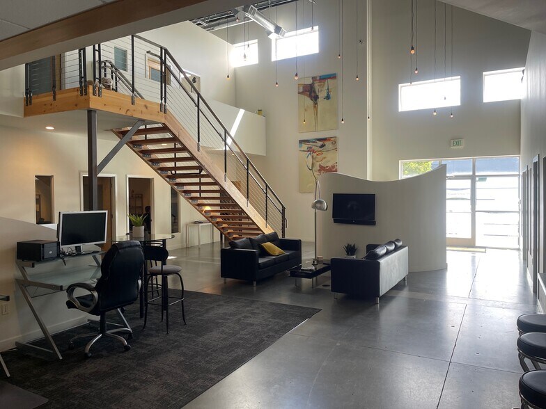 More Photos Of 383-385 N 700 W, North Salt Lake Warehouse For Sale