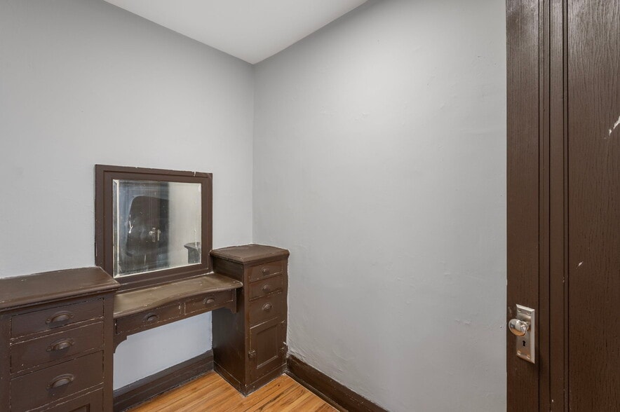 More Photos Of 487 Grand Ave, Saint Paul Apartments For Sale